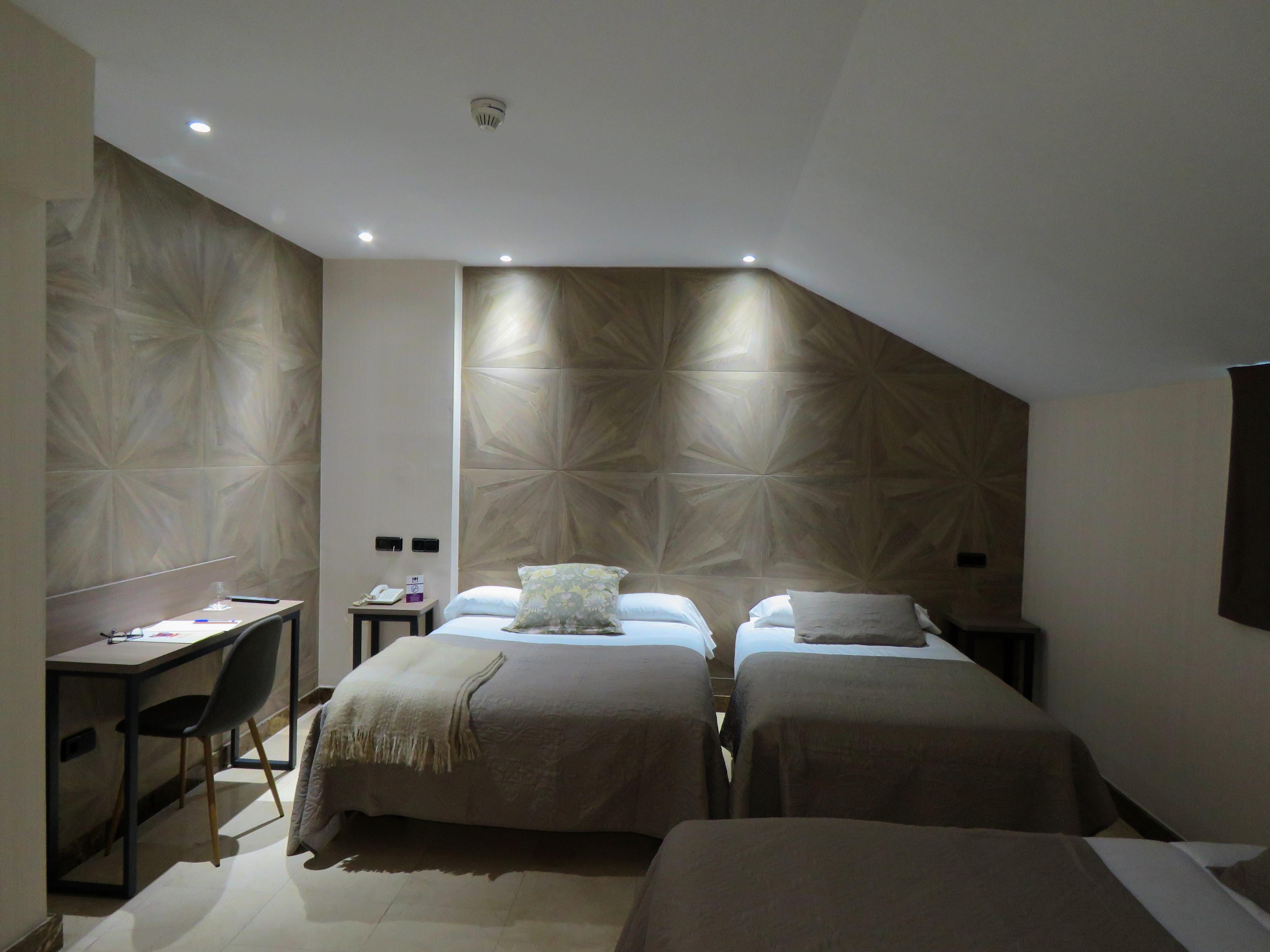 Hotel Ciudad De Φουενλαμπράδα Εξωτερικό φωτογραφία