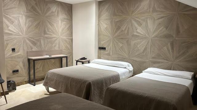 Hotel Ciudad De Φουενλαμπράδα Εξωτερικό φωτογραφία
