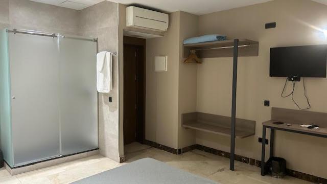 Hotel Ciudad De Φουενλαμπράδα Εξωτερικό φωτογραφία