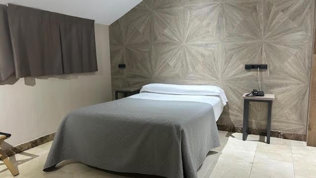 Hotel Ciudad De Φουενλαμπράδα Εξωτερικό φωτογραφία