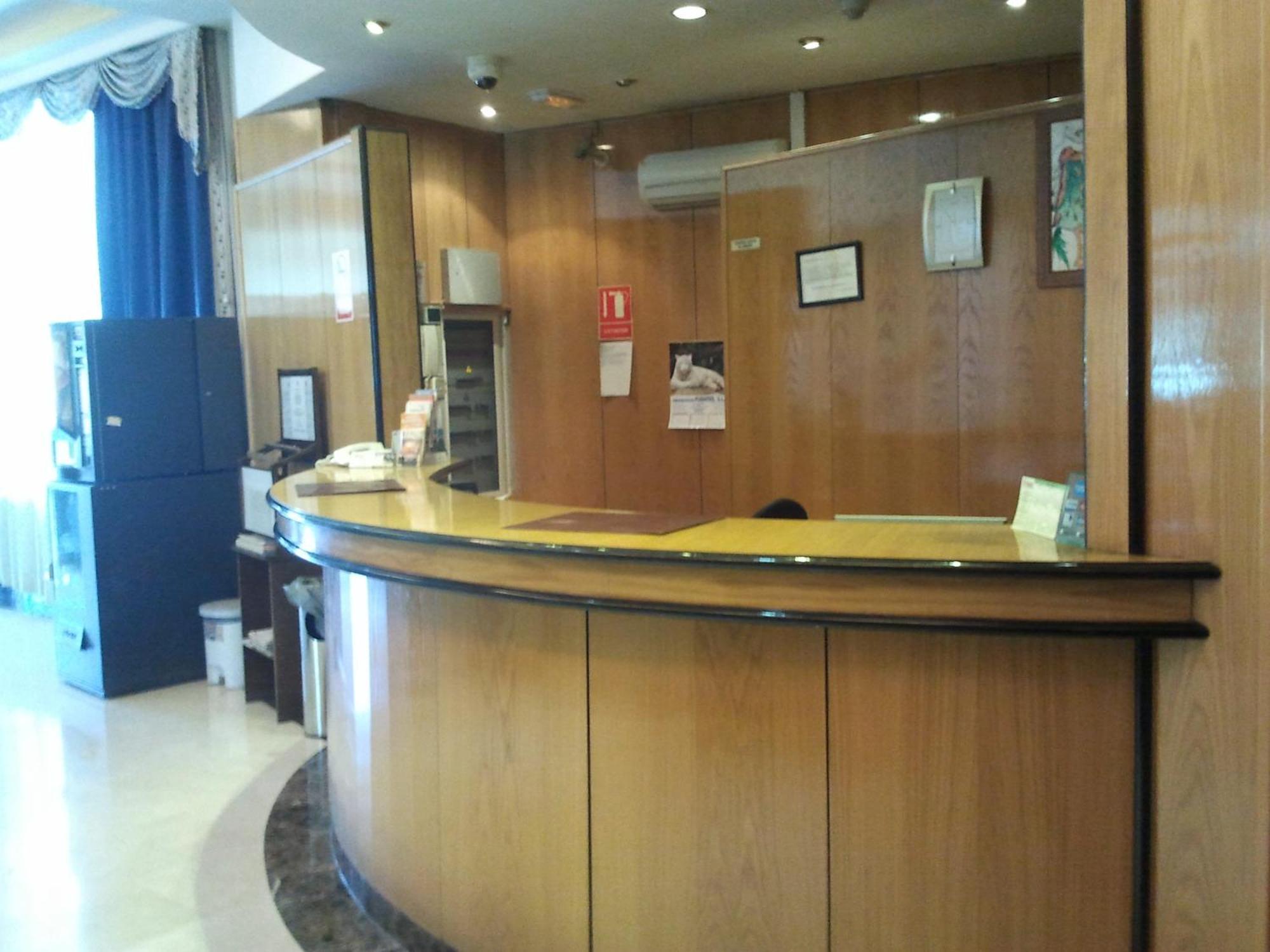 Hotel Ciudad De Φουενλαμπράδα Εξωτερικό φωτογραφία