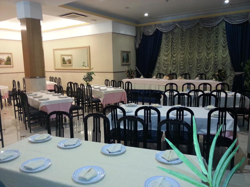Hotel Ciudad De Φουενλαμπράδα Εξωτερικό φωτογραφία
