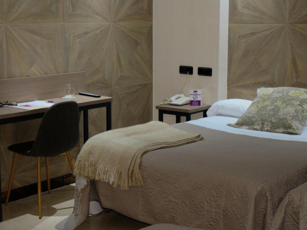 Hotel Ciudad De Φουενλαμπράδα Εξωτερικό φωτογραφία