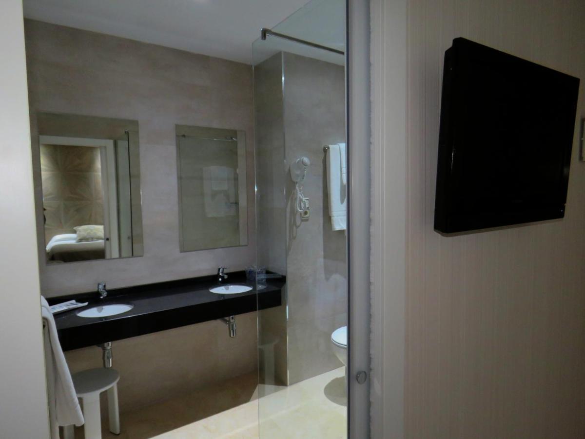 Hotel Ciudad De Φουενλαμπράδα Εξωτερικό φωτογραφία