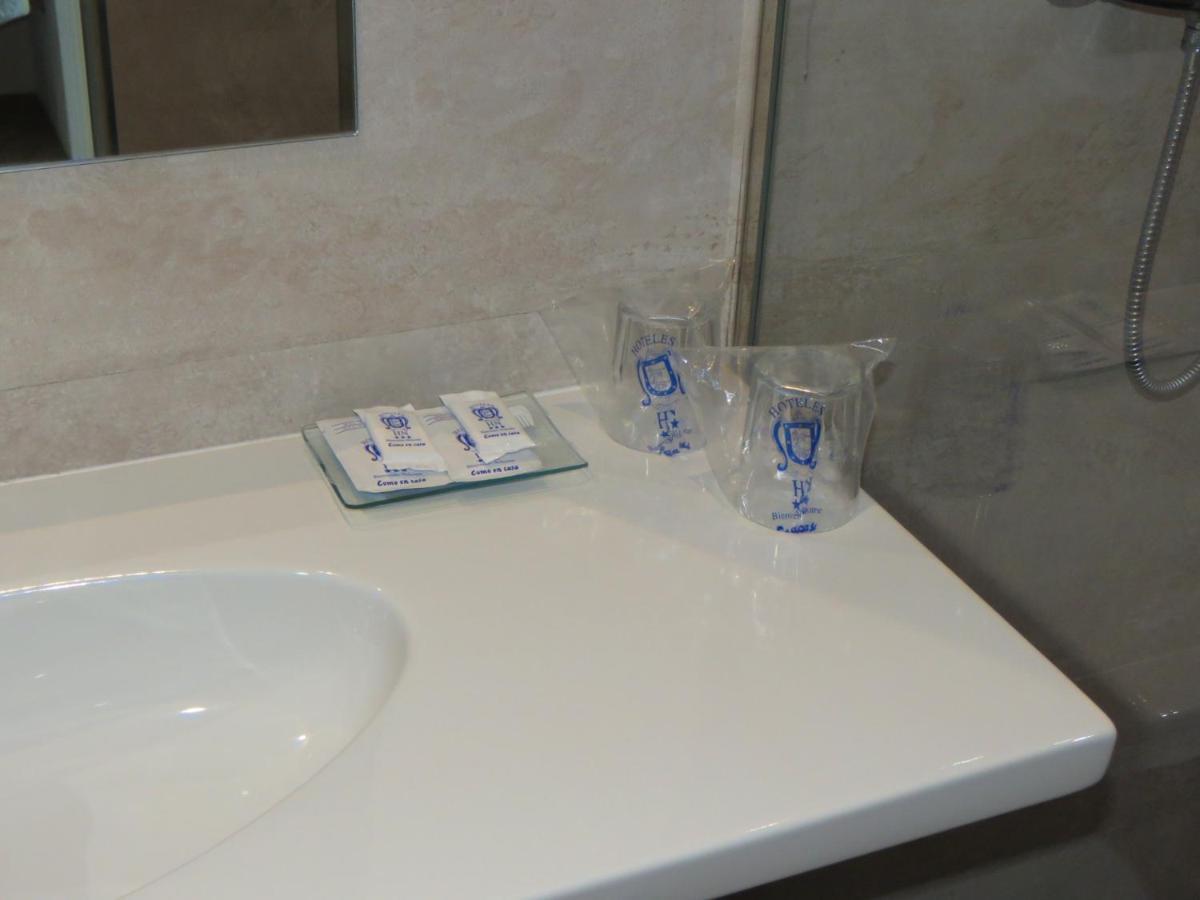 Hotel Ciudad De Φουενλαμπράδα Εξωτερικό φωτογραφία