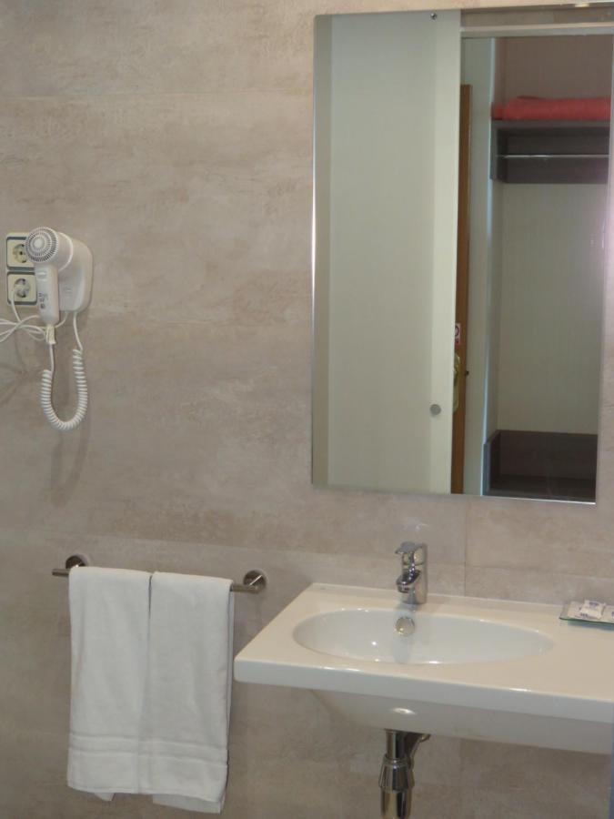 Hotel Ciudad De Φουενλαμπράδα Εξωτερικό φωτογραφία